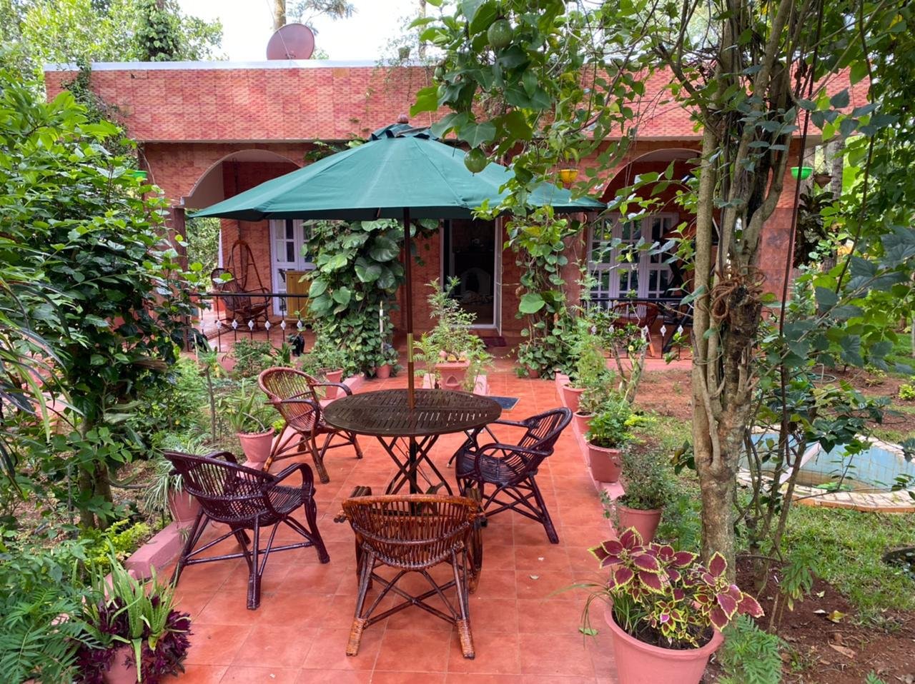 Garden Courtyard Dining Yelagiri